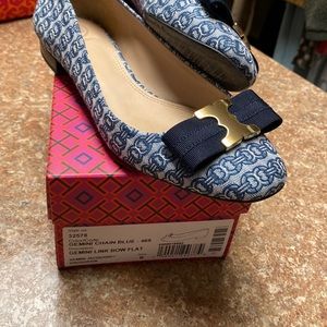 Tory Burch Gemini Chain Blue bow flat size 9